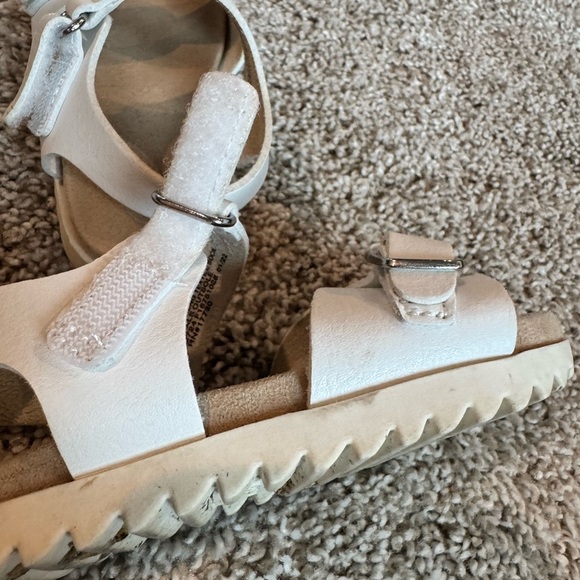 Kids White Sandals Shaelyn from Cat & Jack White strappy dress sandals size 6 - Picture 8 of 9